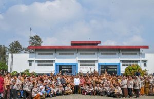 Berkunjung ke SMKN 2 Palembang, Jokowi Berikan 1 Unit Mobil Listrik