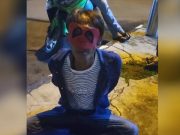 Pria Bertopeng Spiderman Palak Gerai Es Krim dan Jukir di Palembang