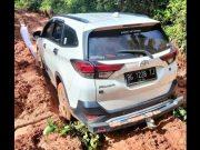 Viral di Medsos, Kondisi Jalan di Desa Ibul Dalam OI Rusak Parah
