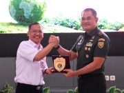 KAI Properti Serahkan Bantuan Dana TJSL Bina Lingkungan ke Komando Resort Militer