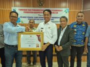 PT Sampoerna Agro Tbk Terima CSR Awards 2024 dari Pemkab OKI