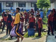 Wujudkan Lingkungan Bersih dan Nyaman, SDN 1 Batu Ampar Laksanakan Kerja Bakti
