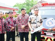 Pj Bupati Banyuasin Serah Terima Mobil Damkar Sekaligus Musnahkan Arsip Berusia 10 Tahun