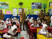 Pj. Bupati Banyuasin M. Farid Lauching Makan Sehat Gratis