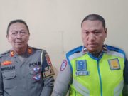 Viral! Polisi Adu Mulut dengan Pengemudi di Gerbang Tol Keramasan
