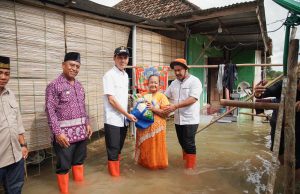 Bupati dan Wabup OKI, Sambangi Warga Terdampak Banjir di Kecamatan Lempuing Jaya