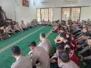 Personel Polres OKI Ikuti Binrohtal di Masjid Al-Faruq
