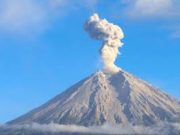 Gunung Semeru Erupsi dengan Letusan 900 Meter di Atas Puncak
