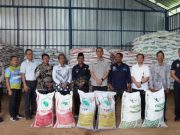 Bantu Petani Sawit, Bupati Muchendi Salurkan Sarpras dari BPDPKS Senilai Rp 11,9 Miliar