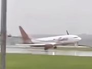 Batik Air Jelaskan Alasan Pesawat Hampir Tergelincir di Soetta