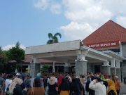 Akses Jalan Ditutup dan Hasil Panen Tak Dibayar, Warga ‘Kepung’ Kantor DPRD dan Pemkab OKI