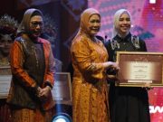 OKI Juara 1 Stand Terbaik Swarna Songket Nusantara