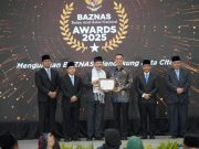 Dinilai Aktif Dukung Gerakan Zakat, Bupati OKI Raih Baznas Award 2025