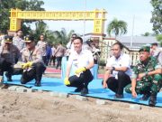 Kapolda Sumsel Resmikan Lapangan Upacara dan Gapura Polres OKI