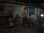 Patroli Malam Babinsa Perkuat Sinergi dengan Warga Jaga Keamanan