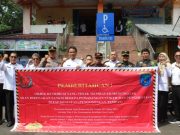 Dandim 0402/OKI-OI Turun Langsung Pasang Stiker Penunggakan di Pasar Kayuagung