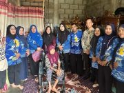 Wujud Kepedulian Sosial, Dinsos OKI Awali Tahun 2026 Menyapa dengan Memberikan Bantuan Kepada Lansia