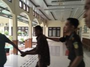 Sidang Vonis Kasus Pembunuhan Anak di OKI Kembali Ditunda, Ibu Korban Luapkan Emosi