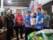 TPID OKI Sidak Agen Sembako di Pasar Kayuagung, Pastikan Stok Aman Jelang Lebaran