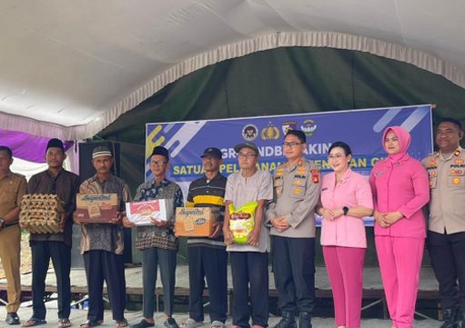 Polres OKU Timur Salurkan Ribuan Paket Bansos