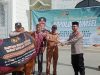 Kapolres OKU Timur Bagikan Hewan Kurban dari Kapolda Sumsel di Masjid Al Akbar Darussalam dan Nurul Huda