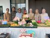 Camat SP Padang Sampaikan Ucapan Selamat Ulang Tahun ke Ibu Ike Meilina Muchendi