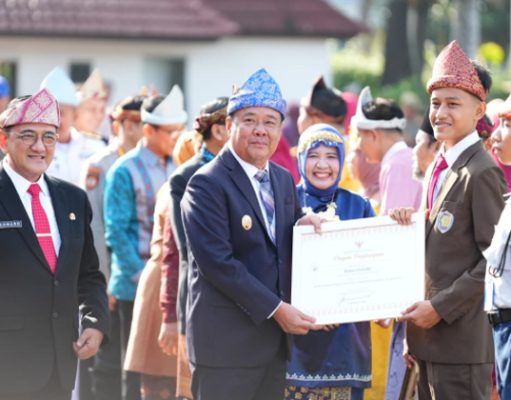 Pimpin Upacara Hardiknas, Wagub Sumsel Soroti Kesejahteraan dan Kompetensi Guru