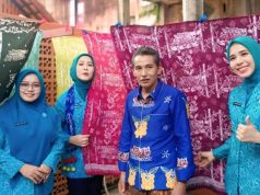 Ketua TP PKK Sumsel dan OKI Sambangi Pengerajin Batik Desa Pematang Buluran