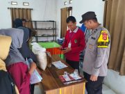 Polsek Penukal Utara Kawal Penyaluran Bantuan Pangan untuk 4.310 Keluarga Penerima Manfaat