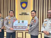 Wujud Kepedulian Polri, Keluarga Besar Polda Sumsel Bantu Korban Gempa NTT