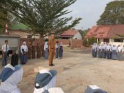 Pimpin Upacara Bendera di SMA Al-Hijrah, Ini Amanat yang Disampaikan Camat SP Padang
