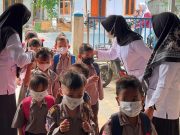 Disdik OKI Bagikan Masker Serentak di Seluruh Satuan Pendidikan