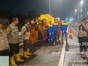 Tim Gabungan Padamkan Titik Api Karhutla di KM 02.B Tol Palindra