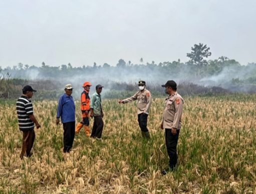 Patroli Karhutla Rutin, Kapolsek SP Padang Sampaikan Imbauan Langsung ke Masyarakat