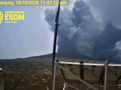 Tiga Kali Erupsi, Anak Krakatau Semburkan Abu Setinggi 500 Meter